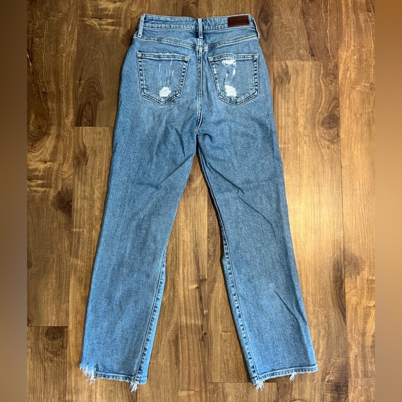 Hollister Ultra High-Rise Crop Vintage Straight Jeans, Size 1R/25 - Picture 2 of 7